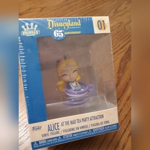 Funko Mini- Alice at the Mad Tea Party Attraction